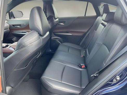 Certified 2023 Toyota Venza XLE AWD/4WD image 12