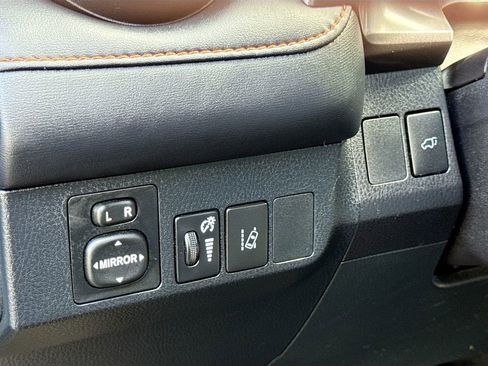 Used 2017 Toyota RAV4 SE image 27