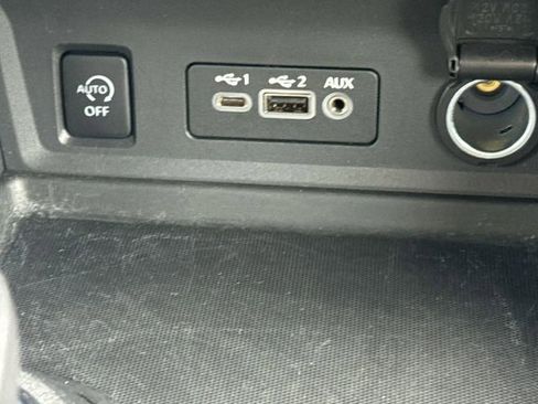 Certified 2025 Nissan Sentra SV FWD image 17