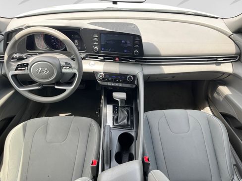 Used 2023 Hyundai Elantra SEL FWD image 12