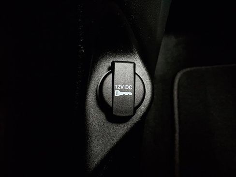 Used 2016 Chrysler 200 Limited w/ Convenience Group image 23