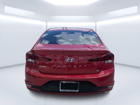 Used 2020 Hyundai Elantra SE w/ Cargo Package (C1) FWD image 4