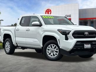 Used 2025 Toyota Tacoma SR5 AWD/4WD video 2