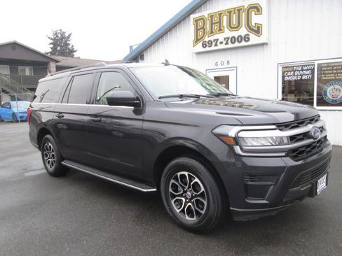 Used 2023 Ford Expedition Max XLT image 8