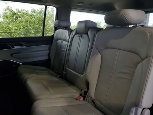 Used 2022 Jeep Wagoneer Series III RWD image 8