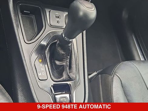 Used 2020 Jeep Cherokee Limited FWD image 31