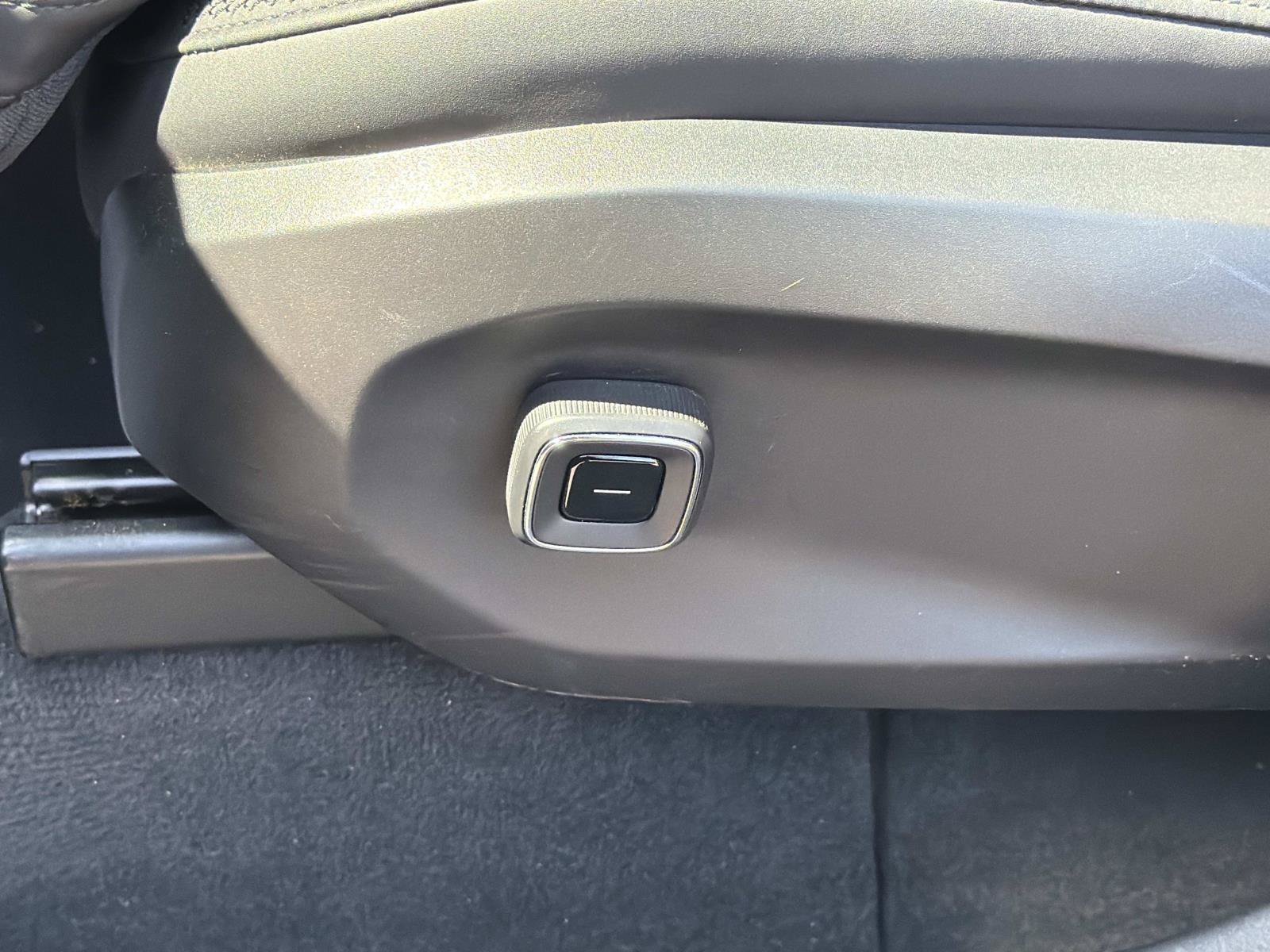 Certified 2025 Volvo EX90 Ultra AWD/4WD image 18