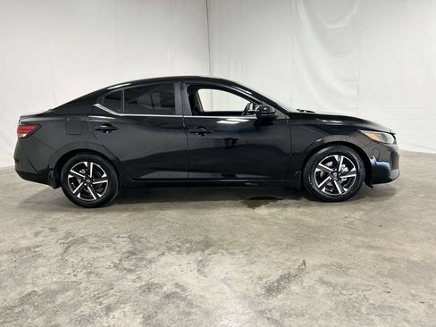 Used 2025 Nissan Sentra SV w/ Trunk Package FWD image 2