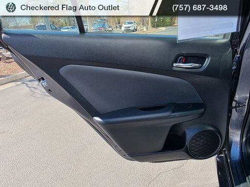 Used 2022 Toyota Prius XLE image 41