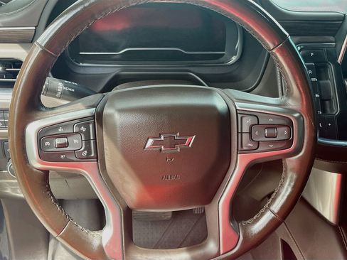 Used 2022 Chevrolet Tahoe Z71 w/ Luxury Package AWD/4WD image 11