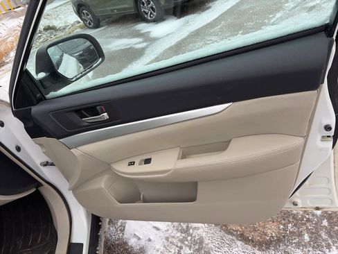Used 2011 Subaru Outback 2.5i Premium image 15