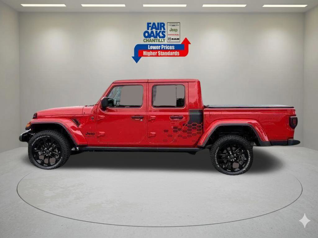 Used 2024 Jeep Gladiator Sport AWD/4WD image 12