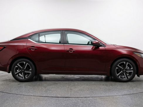 Used 2025 Nissan Sentra SV image 11