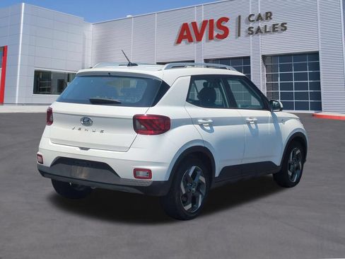 Used 2025 Hyundai Venue SEL FWD image 6