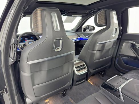 Used 2024 BMW i7 eDrive50 w/ M Sport Package image 44