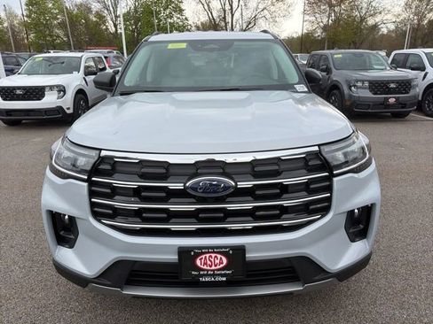 New 2026 Ford Explorer Active w/ Active Comfort Package AWD/4WD image 4