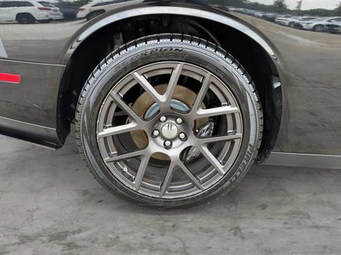 Used 2016 Dodge Challenger R/T Scat Pack w/ Leather Interior Group RWD image 45