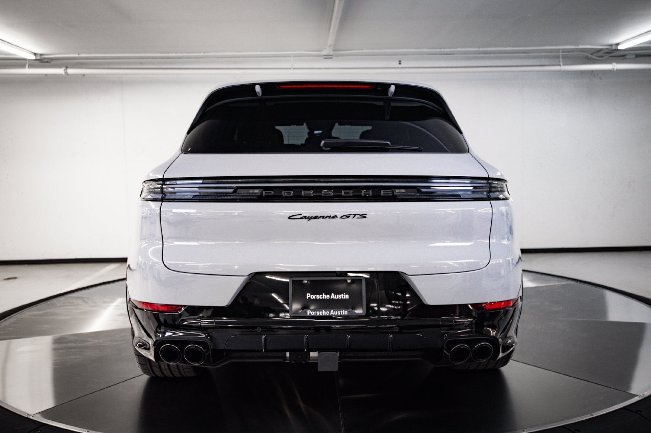 Certified 2026 Porsche Cayenne GTS AWD/4WD image 5