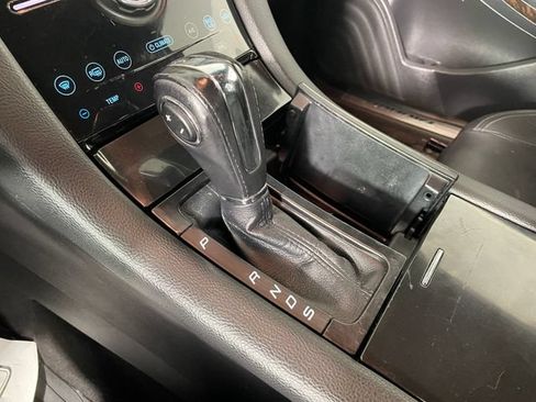 Used 2018 Ford Taurus Limited FWD image 9