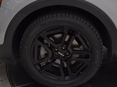 Used 2024 Kia Telluride EX X-Line image 11