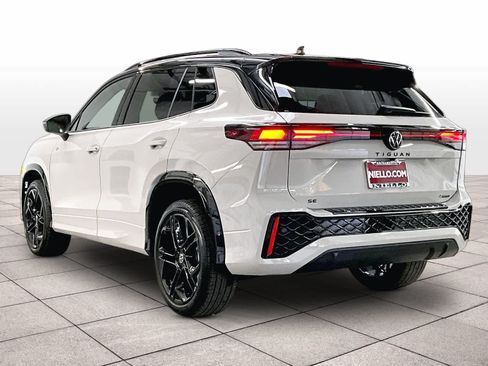 New 2026 Volkswagen Tiguan SE R-Line AWD/4WD image 3