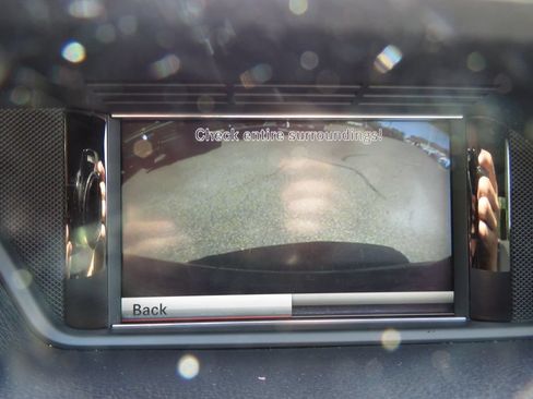 Used 2013 Mercedes-Benz E 350 4MATIC Sedan image 24