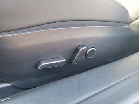 Used 2023 Tesla Model 3 Standard Range image 19