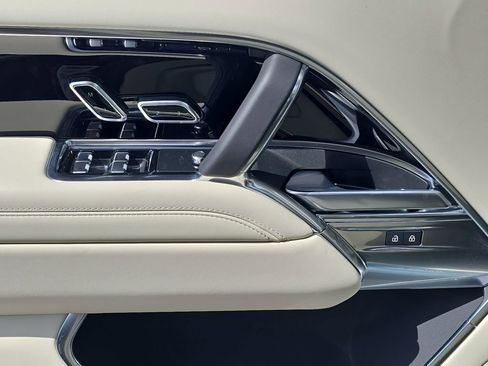 New 2026 Land Rover Range Rover SE AWD/4WD image 29