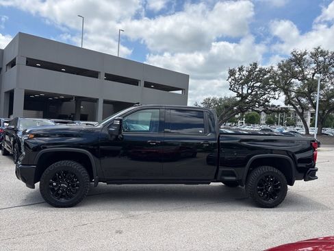 Used 2025 Chevrolet Silverado 2500 LTZ w/ LTZ Plus Package AWD/4WD image 9