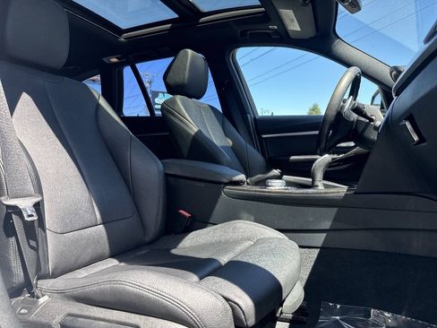 Used 2017 BMW 330i xDrive Wagon AWD/4WD image 16