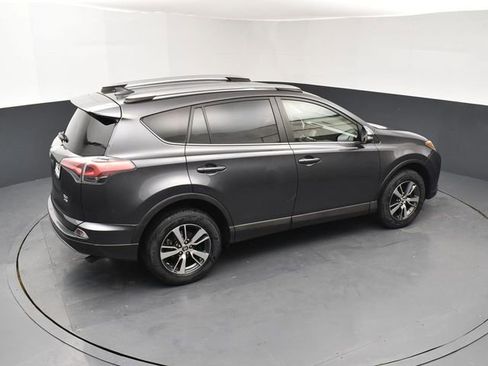 Used 2018 Toyota RAV4 XLE AWD/4WD image 18