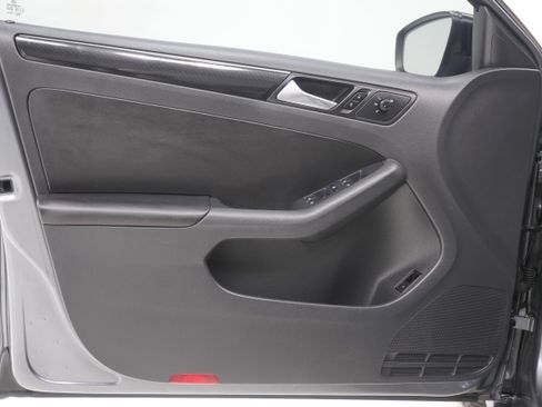 Used 2015 Volkswagen Jetta SE FWD image 14
