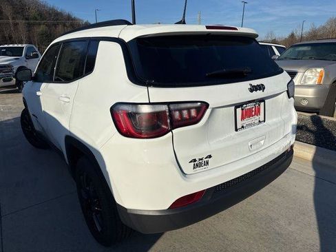 New 2026 Jeep Compass Latitude image 8