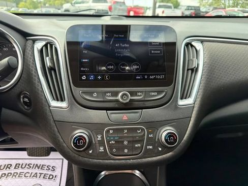 Used 2019 Chevrolet Malibu LT FWD image 17