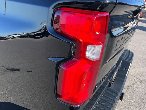 Used 2021 Chevrolet Silverado 1500 Custom Trail Boss w/ LPO, Dark Essentials Package image 27