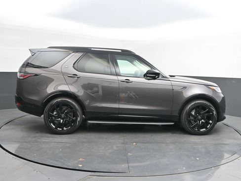 Used 2025 Land Rover Discovery Dynamic SE AWD/4WD image 8
