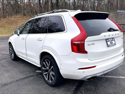 Used 2017 Volvo XC90 T6 Momentum w/ Vision Package image 3
