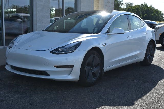 Used 2020 Tesla Model 3 Standard Range Plus RWD image 18