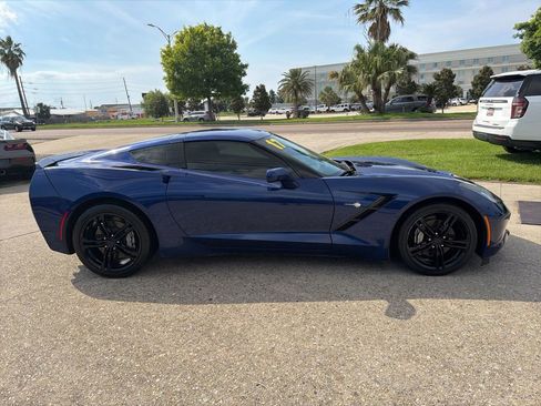 Used 2017 Chevrolet Corvette Stingray Coupe w/ 1LT RWD image 4