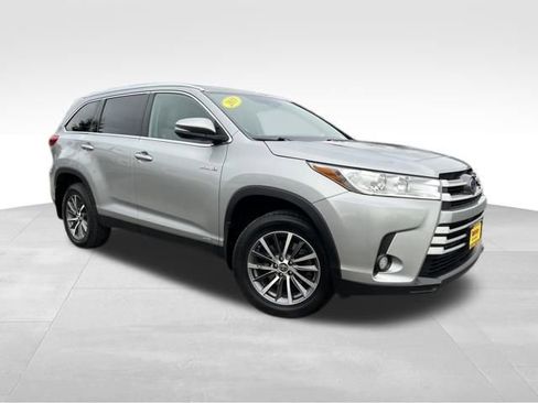 Used 2019 Toyota Highlander XLE image 1