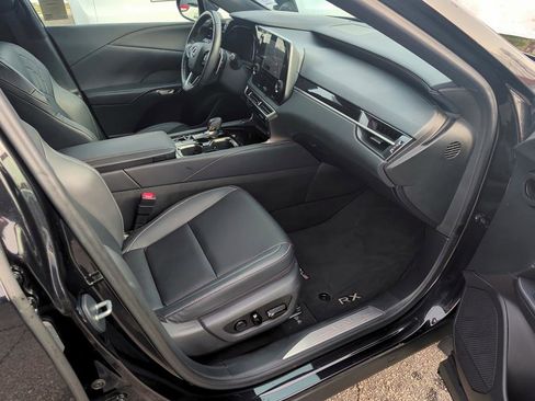 Used 2024 Lexus RX 350 FWD w/ Technology Package image 12