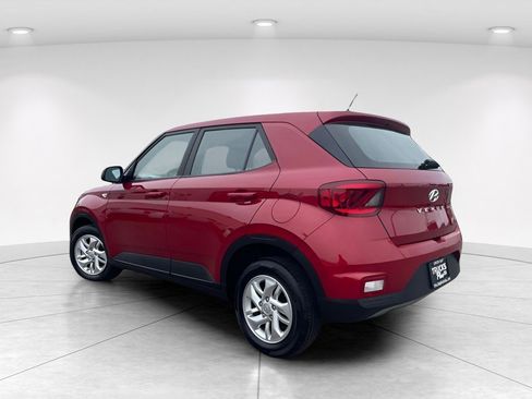 Used 2023 Hyundai Venue SE FWD image 5