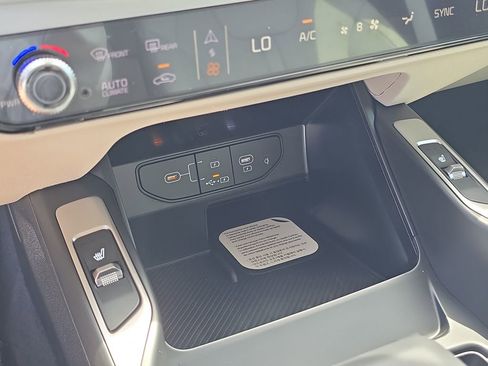New 2026 Kia Sorento S FWD image 25