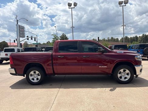 Used 2025 RAM 1500 Big Horn AWD/4WD image 4