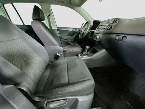 Used 2012 Volkswagen Tiguan S FWD image 28