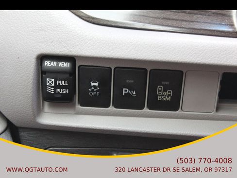 Used 2016 Toyota Sienna Limited image 30