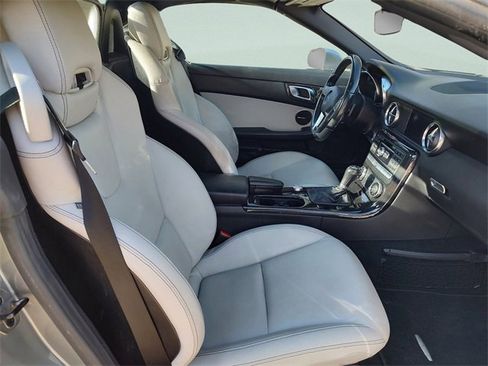 Used 2015 Mercedes-Benz SLK 250 image 28