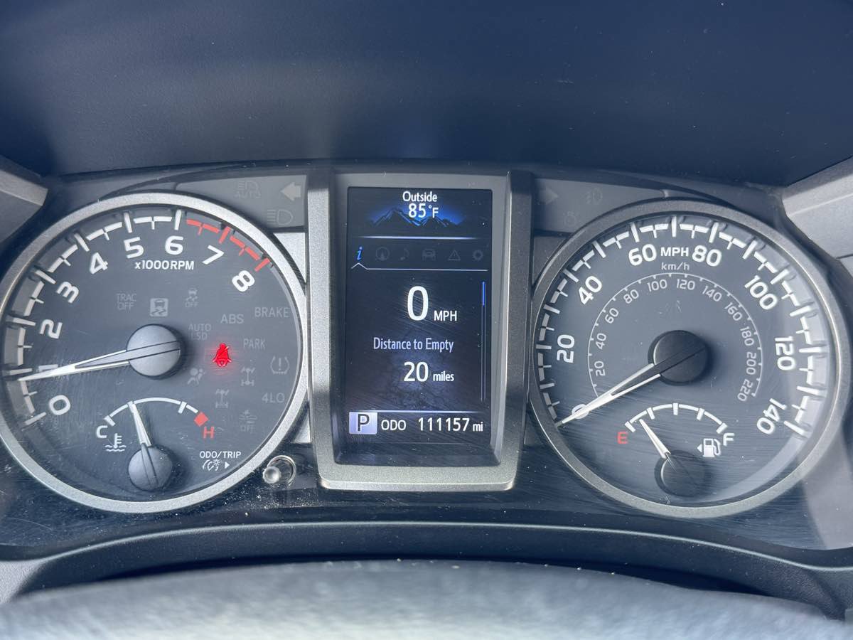 Used 2022 Toyota Tacoma TRD Sport w/ TRD Premium Sport Package AWD/4WD image 27