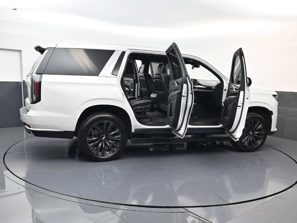 Used 2024 Cadillac Escalade Premium Luxury w/ Performance Package AWD/4WD image 33