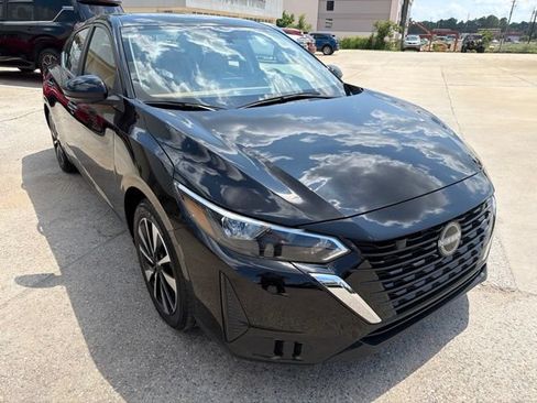 Used 2025 Nissan Sentra SV w/ SV Premium Package FWD image 4
